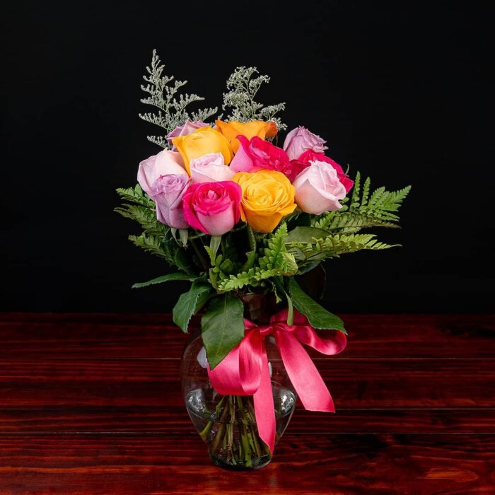 12-Rosas-Multicolor-en-Jarrón 12 Rosas multicolor en jarrón - Imagen 1