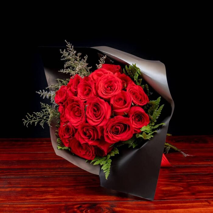 24 Rosas Rojas en Ramo - Imagen 1