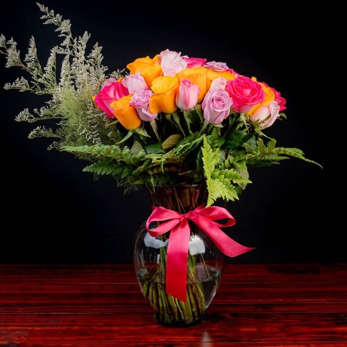 50-Rosas-Multicolor-en-Jarrón 50 Rosas multicolor en jarrón - Imagen 1